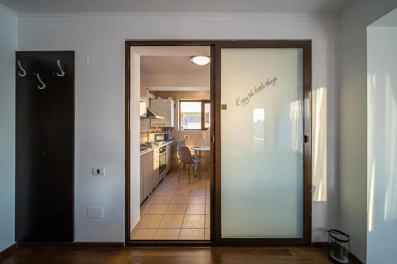 Apartament Tatu Bar&Grill Otopeni Apartment