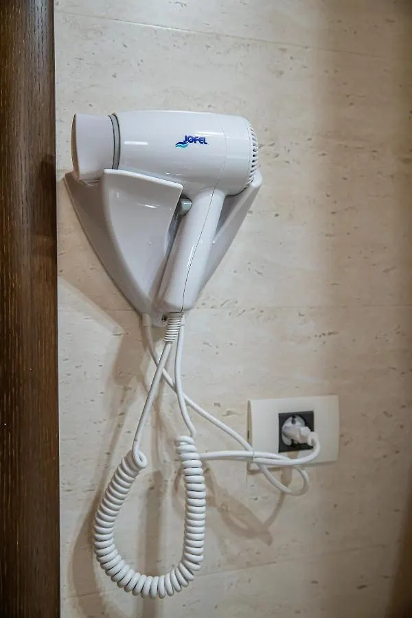 Apartament Tatu Bar&Grill Otopeni 0*,  Romania