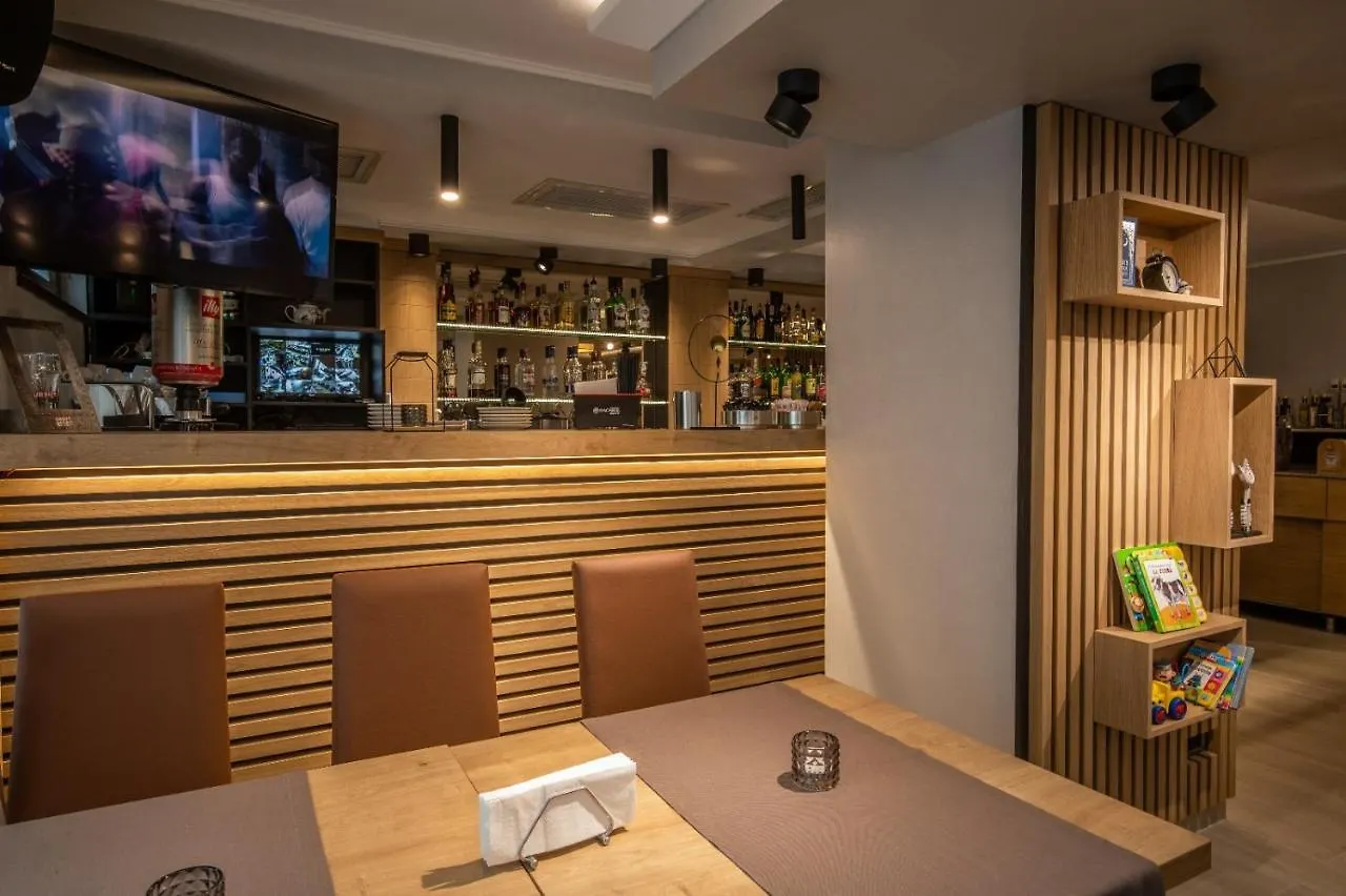 Apartament Tatu Bar&Grill Otopeni Apartment